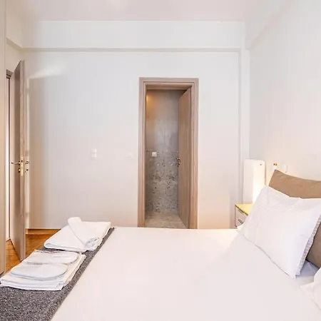 Apartment Bright And Cozy 2bdr Close To Acropolis Athens